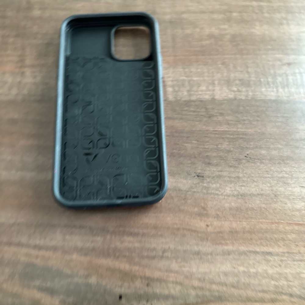 iPhone 12 Case w/ card holder - purple - Picture 6 of 6